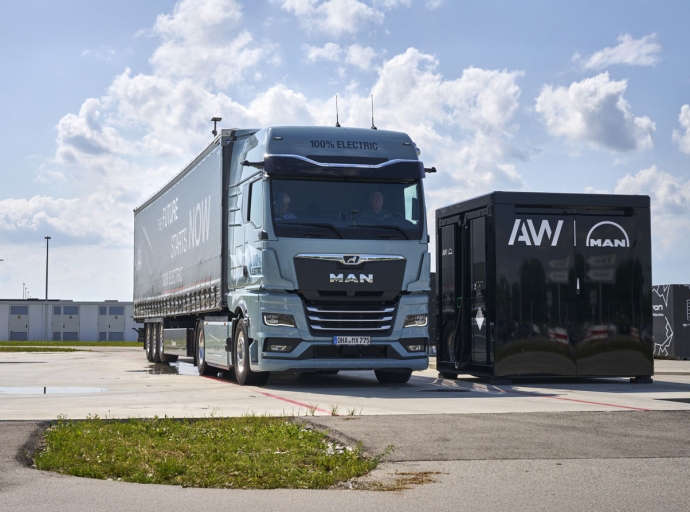 MAN Truck &amp; Bus présente, avec AW Automotive, le Smart Charging Cube