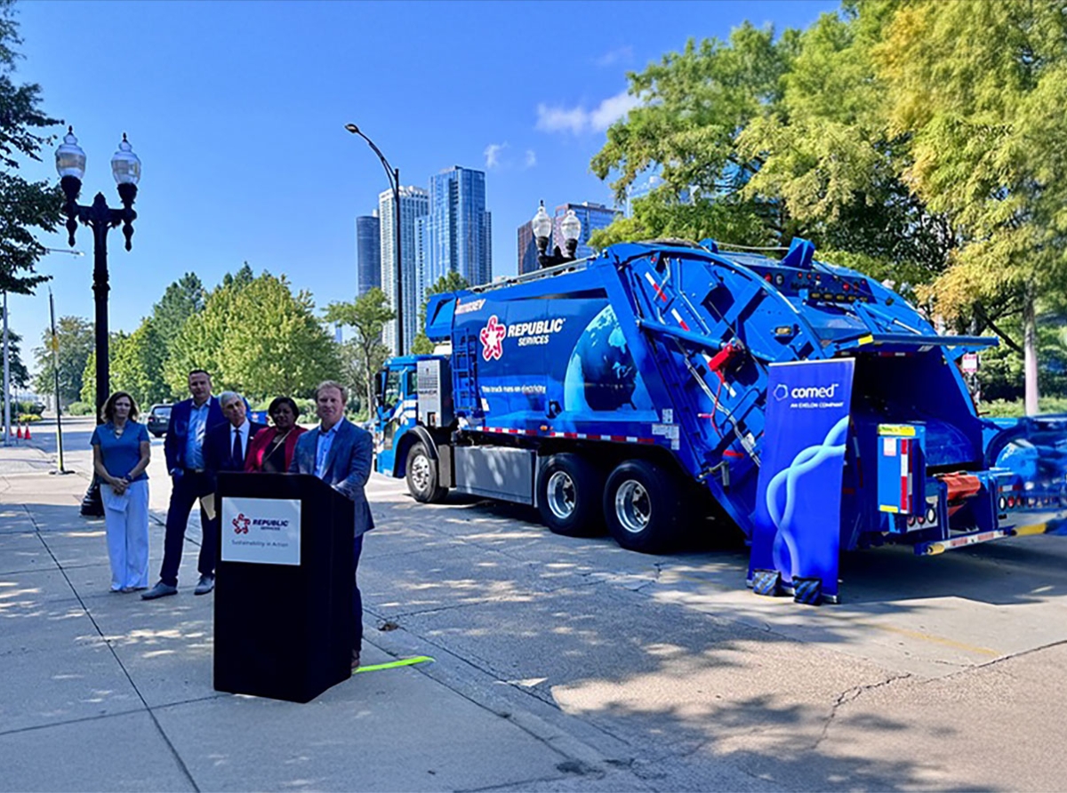 chicago-met-ses-camions-dordures-electriques-a-loeuvre