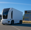 Un camion autonome Einride passe les frontières