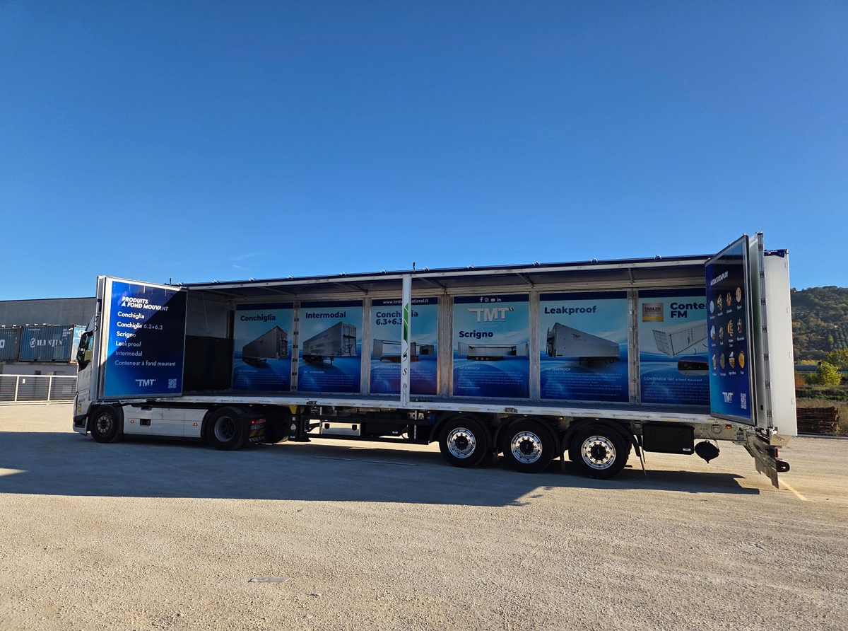 tmt-presentera-a-solutrans-le-haut-de-gamme-moving-floor-avec-ouverture-laterale