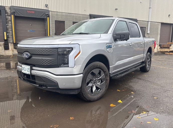 Le Ford Lightning est-il fait pour le travail ?
