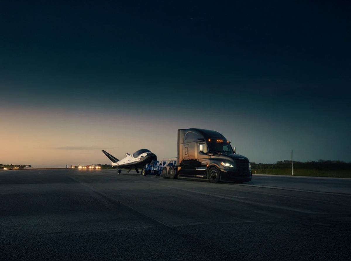 freightliner-participe-a-lexploration-spatiale