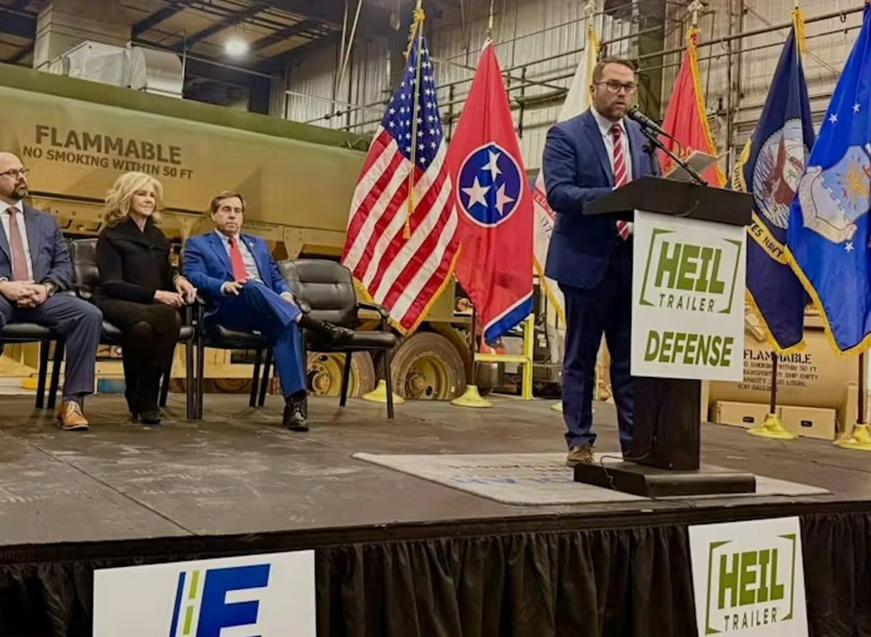 beau-contrat-militaire-pour-heil-trailer-international