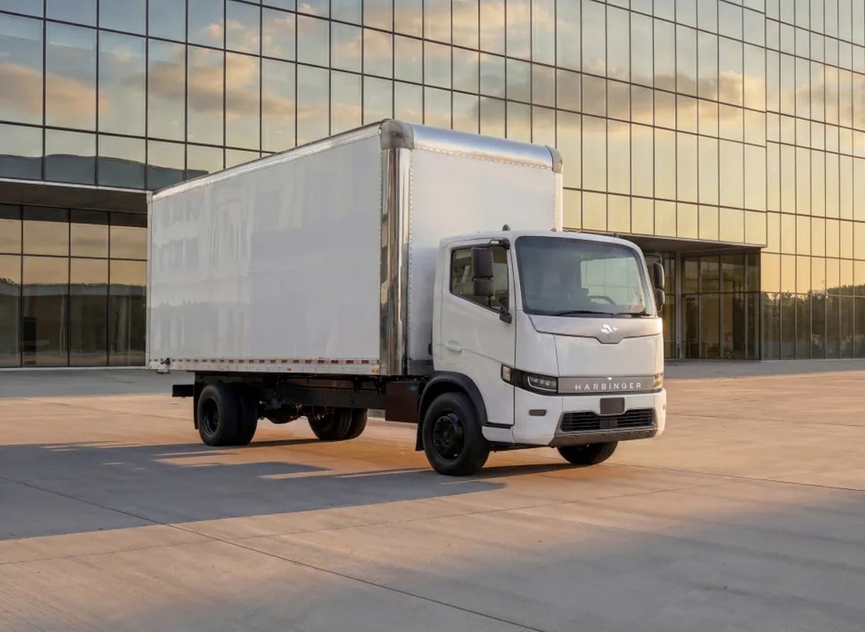 harbinger-a-debute-la-construction-de-camions-de-classe-6-electriques
