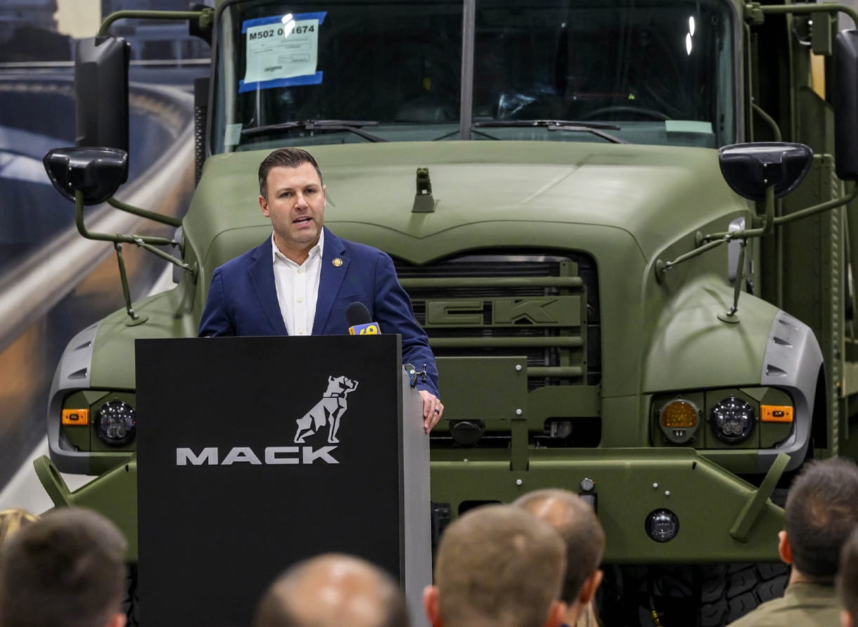 Mack Defense reçoit une subvention pour poursuivre la construction de son légendaire camion à benne